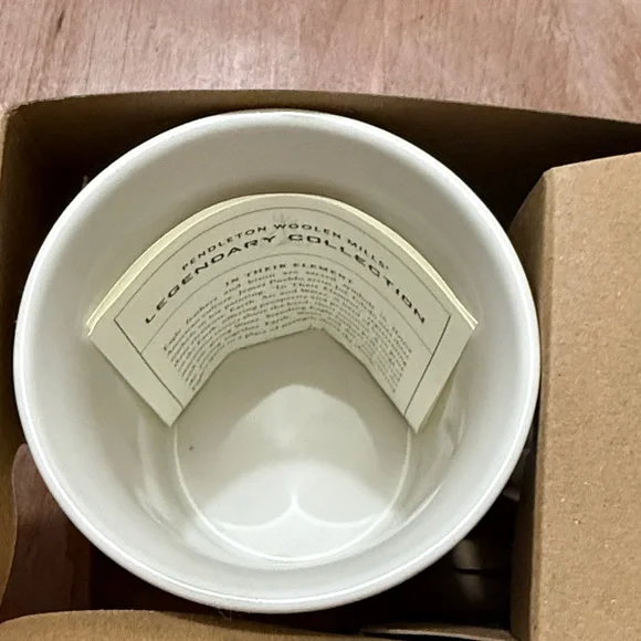 Bundle of two Pendleton 18oz Mugs - Picture 3 of 5